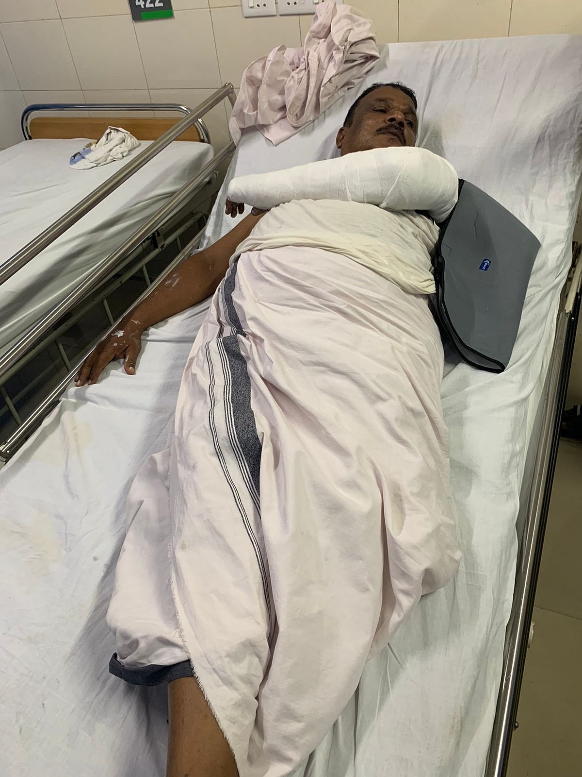 Kalpetta Congress Mandalam president Gireesh fractured his arms.