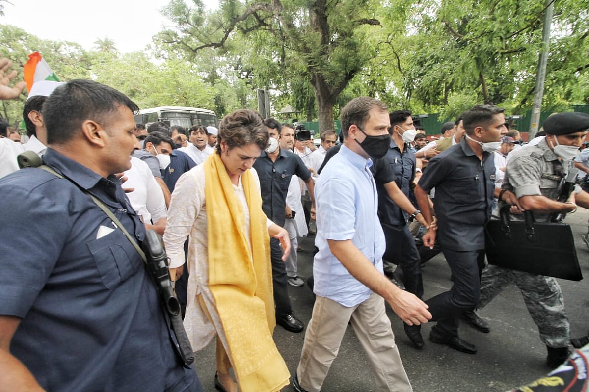 Rahul Gandhi appears before Enforcement Directorate
