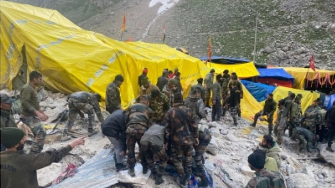 Amarnath Yatra temporarily suspended after 15 killed in cloudburst