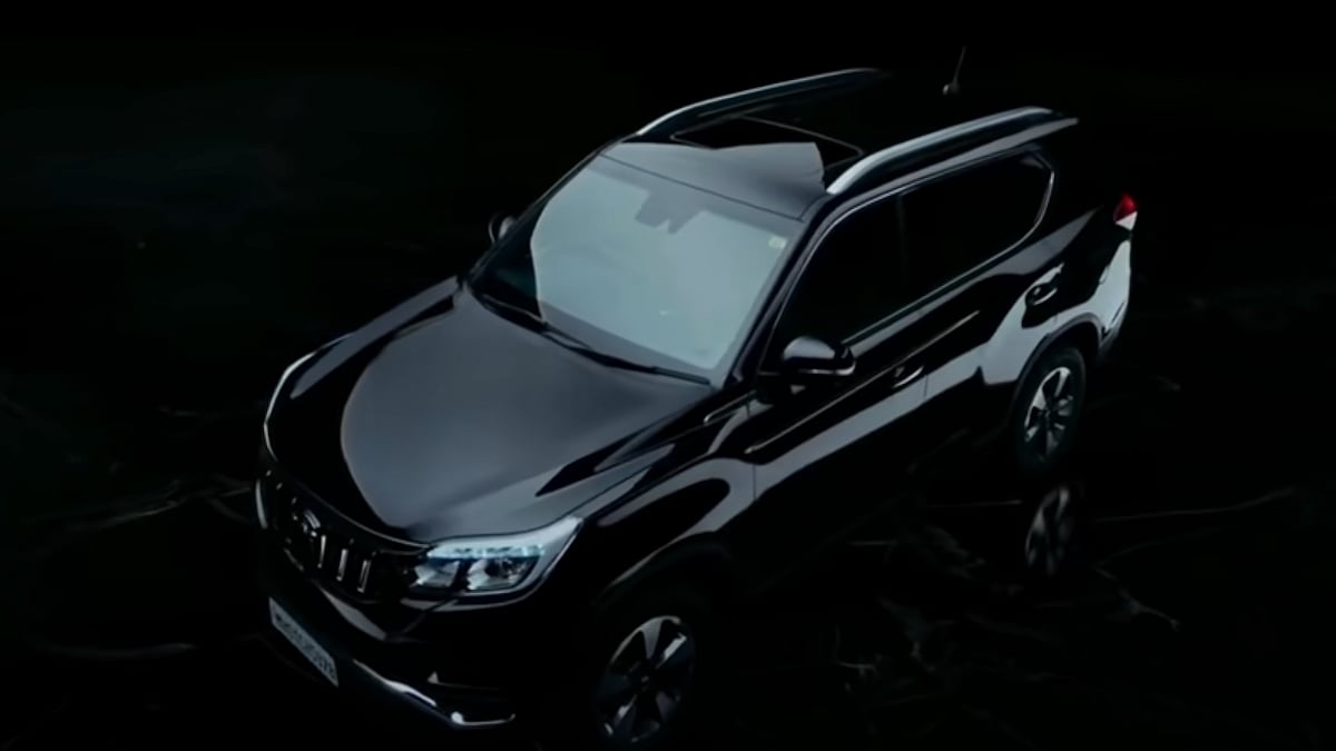 CM Kejriwal's Mahindra Alturas G4