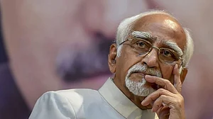 Jogging public memory: Hamid Ansari under attack for not being like Kalam