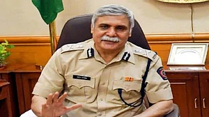 LIVE News Updates: Delhi court sends ex-Mumbai CP Sanjay Pandey to 9-day ED custody in phone tapping case