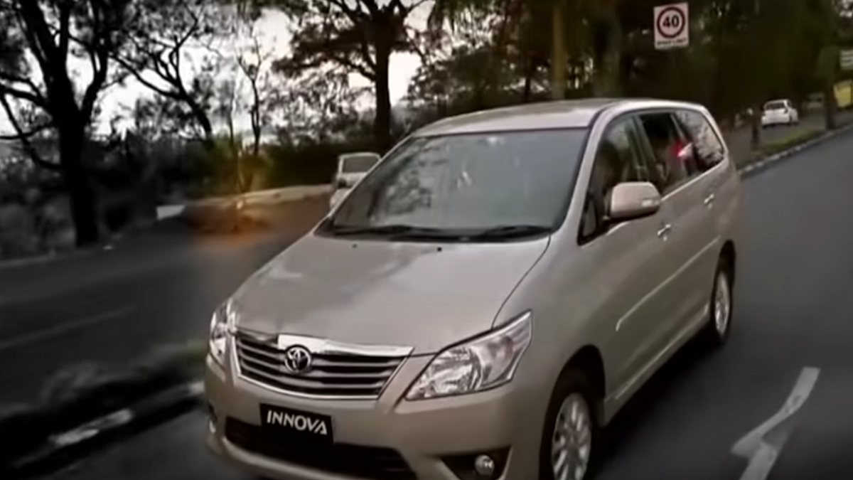 CM Kejriwal's Toyota Innova