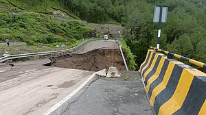 Shimla-Chandigarh road in Solan collapses, Himachal CM orders probe