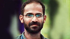 Journalist Siddique Kappan given a Standing Ovation in Kolkata
