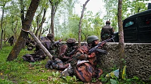 Infiltration bid foiled along LoC in Jammu and Kashmir's Uri, three intruders killed