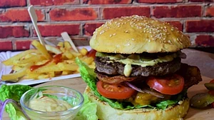 Consumption of ultra-processed foods may up dementia risk