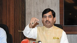 SC stays HC order directing registration of FIR against Shahnawaz Hussain in 2018 rape case