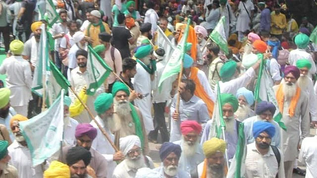 Thousands of farmers attend 'Mahapanchayat' at Jantar Mantar, Delhi