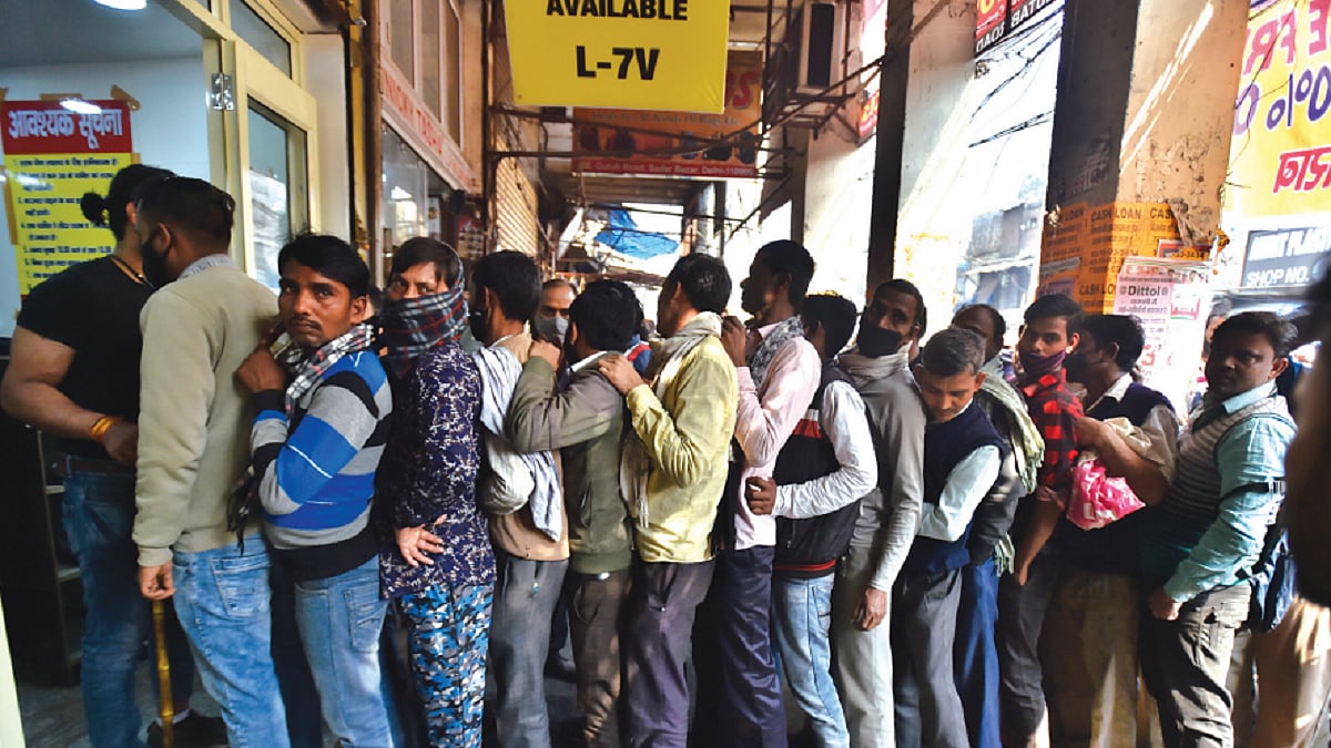 Long queues outside a liquor shop in New Delhi