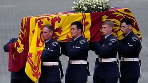 Hundreds of big screens, viewing areas for Queen's state funeral