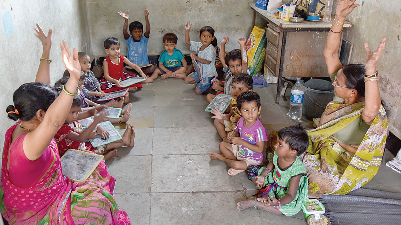 Agitating K'taka Anganwadi workers threaten to lay siege to CM's residence