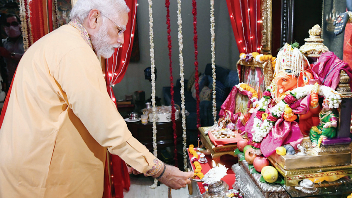 PM Narendra Modi offers Ganapati puja at Union minister Piyush Goyal’s residence of in New Delhi on August 31, 2022 (Photo: PIB)