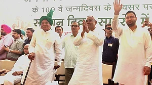 Bihar CM Nitish Kumar and (from left) Sharad Pawar, OP Chautala Tejashwi Yadav at INLD rally in Fatehabad on Sunday