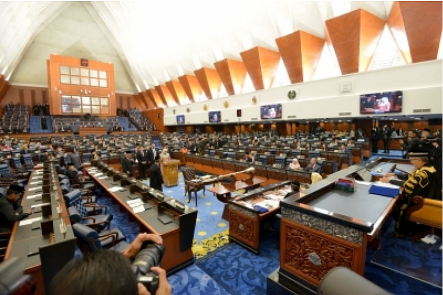 Malaysian PM dissolves Parliament, calls for early polls