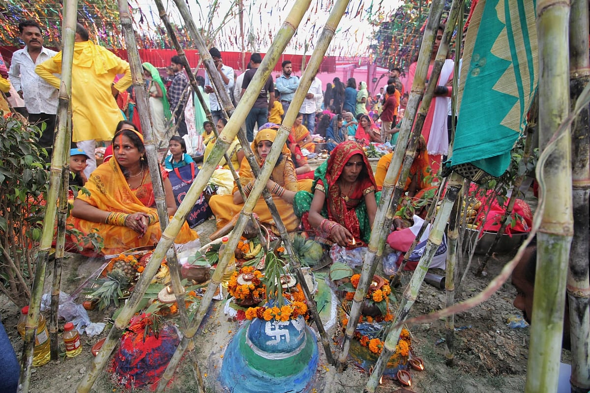Thousands throng ghats in Delhi for Chhath Puja after two years of Covid restrictions