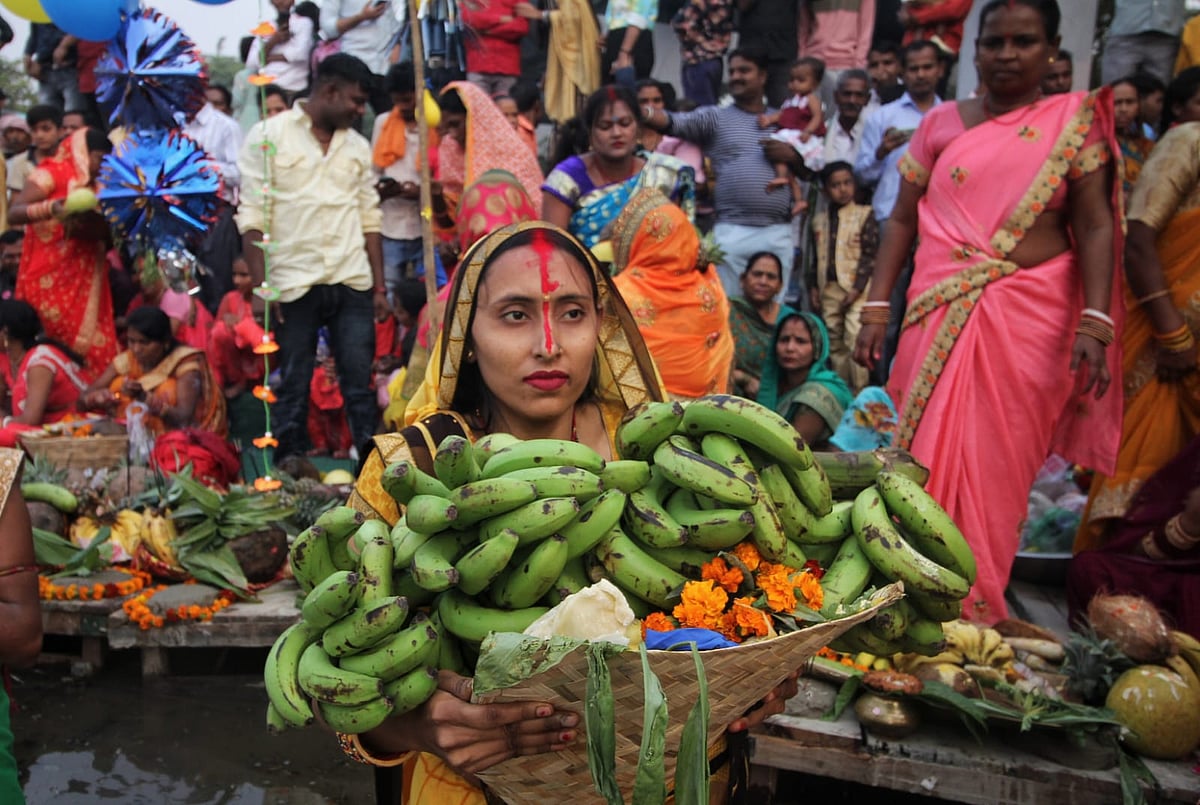 Thousands throng ghats in Delhi for Chhath Puja after two years of Covid restrictions