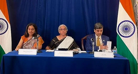 Twitterati Have a Field Day over Sitharaman’s ‘Rupee Is not Sliding’ Remark