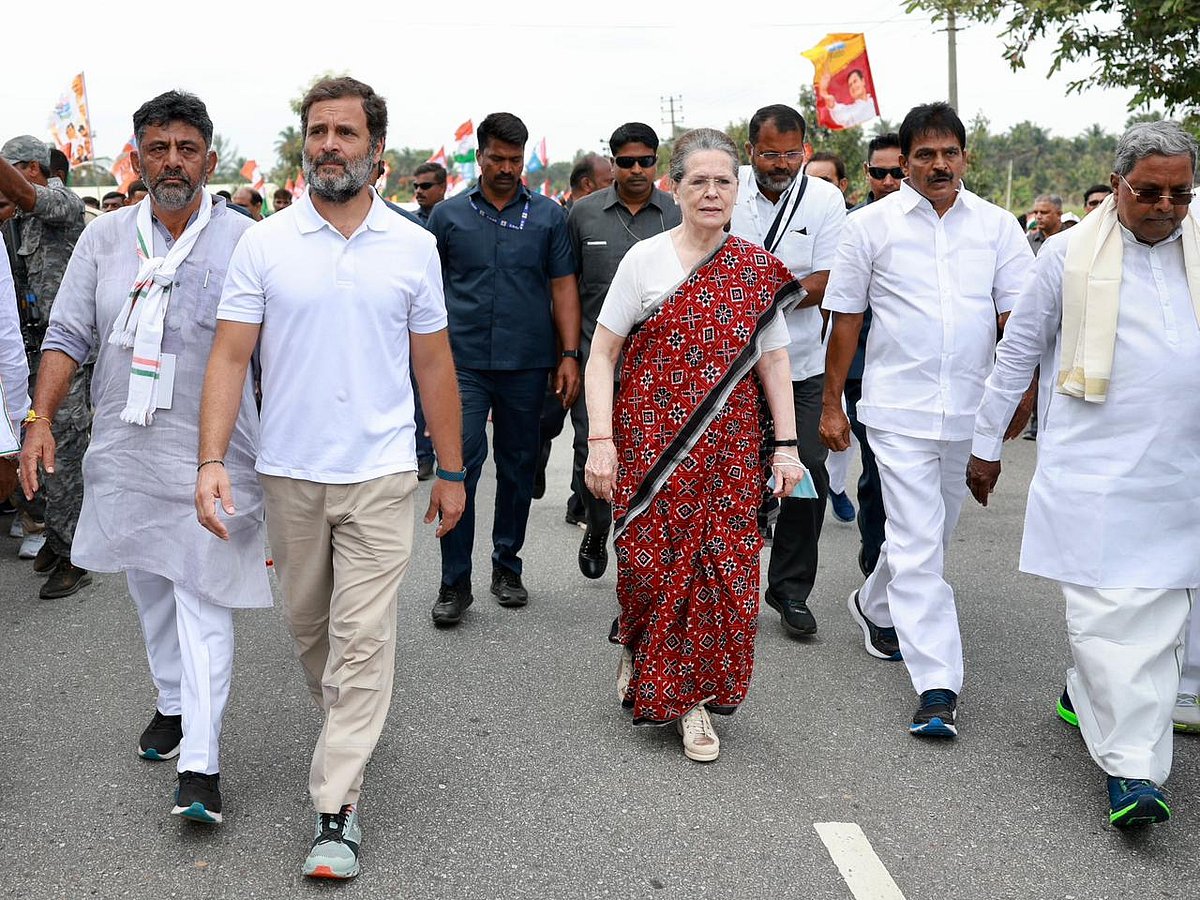 Congress president Sonia Gandhi joins Bharat Jodo Yatra in Karnataka 