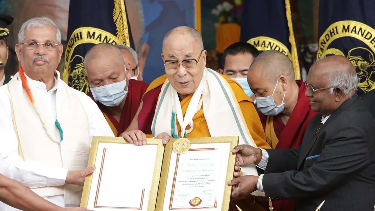 Dalai Lama facilitated with Gandhi Mandela Award