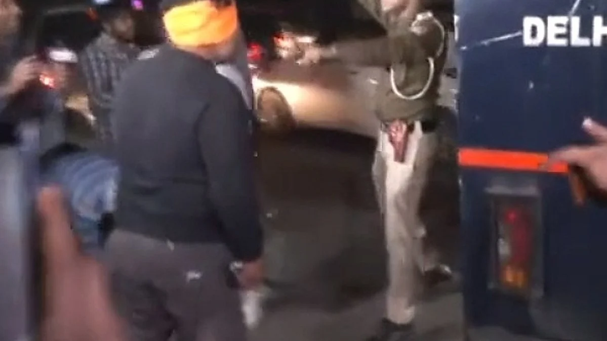 Delhi court sends two men who attacked Aaftab's van to 14 days of judicial custody