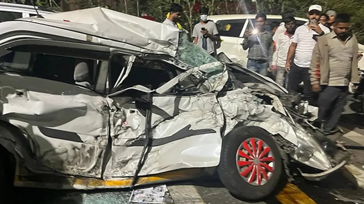 At least 24 vehicles damaged in pile-up after truck loses control on Pune bridge, 8 hospitalised
