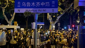 'Xi step down' -Protests against COVID lockdowns intensify in china
