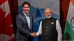 India temporarily suspends visa services for Canadians