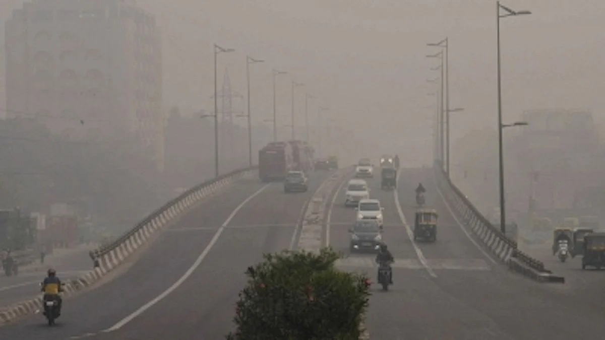 Air quality in Delhi remains very poor