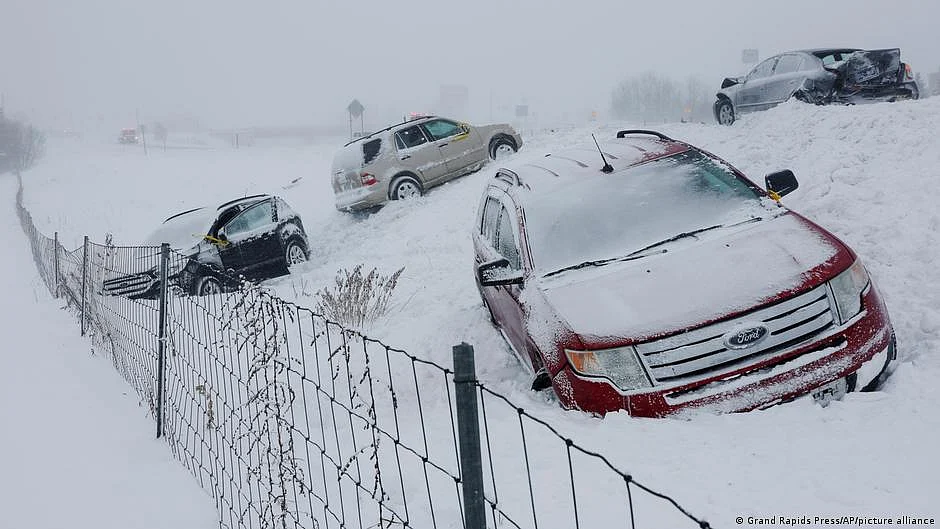 US: Dozens killed by Christmas Day winter storm