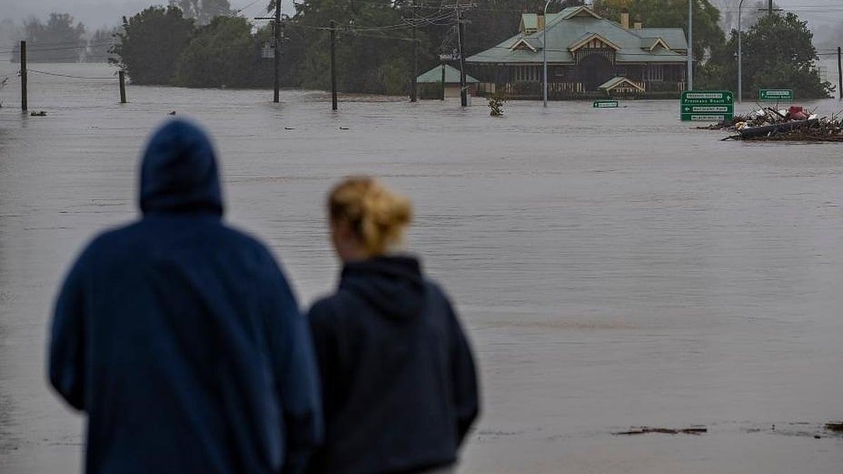 Heavy rainfall across Australia's southeast coast since Saturday last week has once again inundated Sydney and large parts of southeast New South Wales (NSW) with flash flooding and severe weather. (Xinhua/Bai Xuefei)