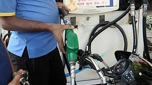 Centre holds review meeting on 12% ethanol blending with petrol for 2022-23
