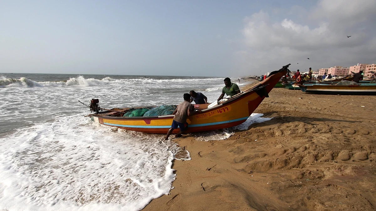 IMD warns fishermen against venturing into sea