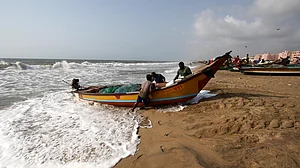 IMD warns fishermen against venturing into sea