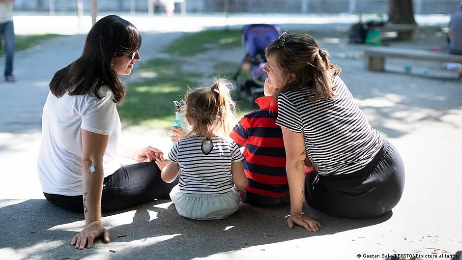Representative image of same-sex parents (Photo: Getty Images)