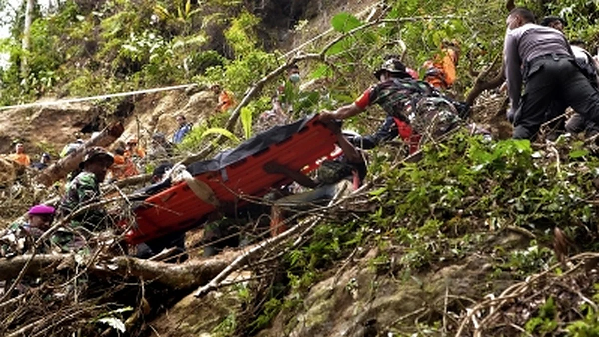 9 dead in Indonesia coal mine explosion