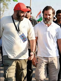 ‘Can perform all over the US but not even in four places in India,’ Kunal Kamra to Yogendra Yadav