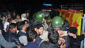 Police stop SFI from screening BBC documentary on Himachal Pradesh University campus