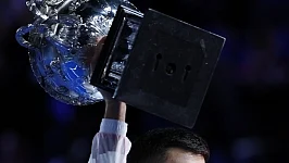 Djokovic wins 10th Grand Slam title, equals Nadal's record of 22 crowns
