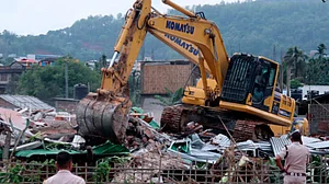Eviction drive to clear encroachment around Guwahati lake begins