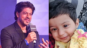 SRK reacts to video of kid saying she didn't like 'Pathaan', has a suggestion up his sleeve