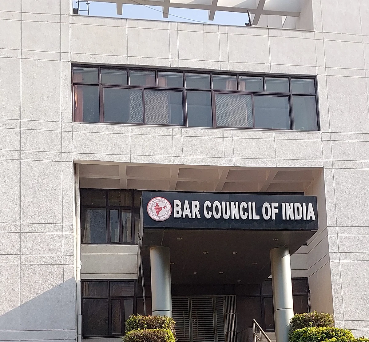 Bar Council of India allows foreign lawyers and law firms to practice in India