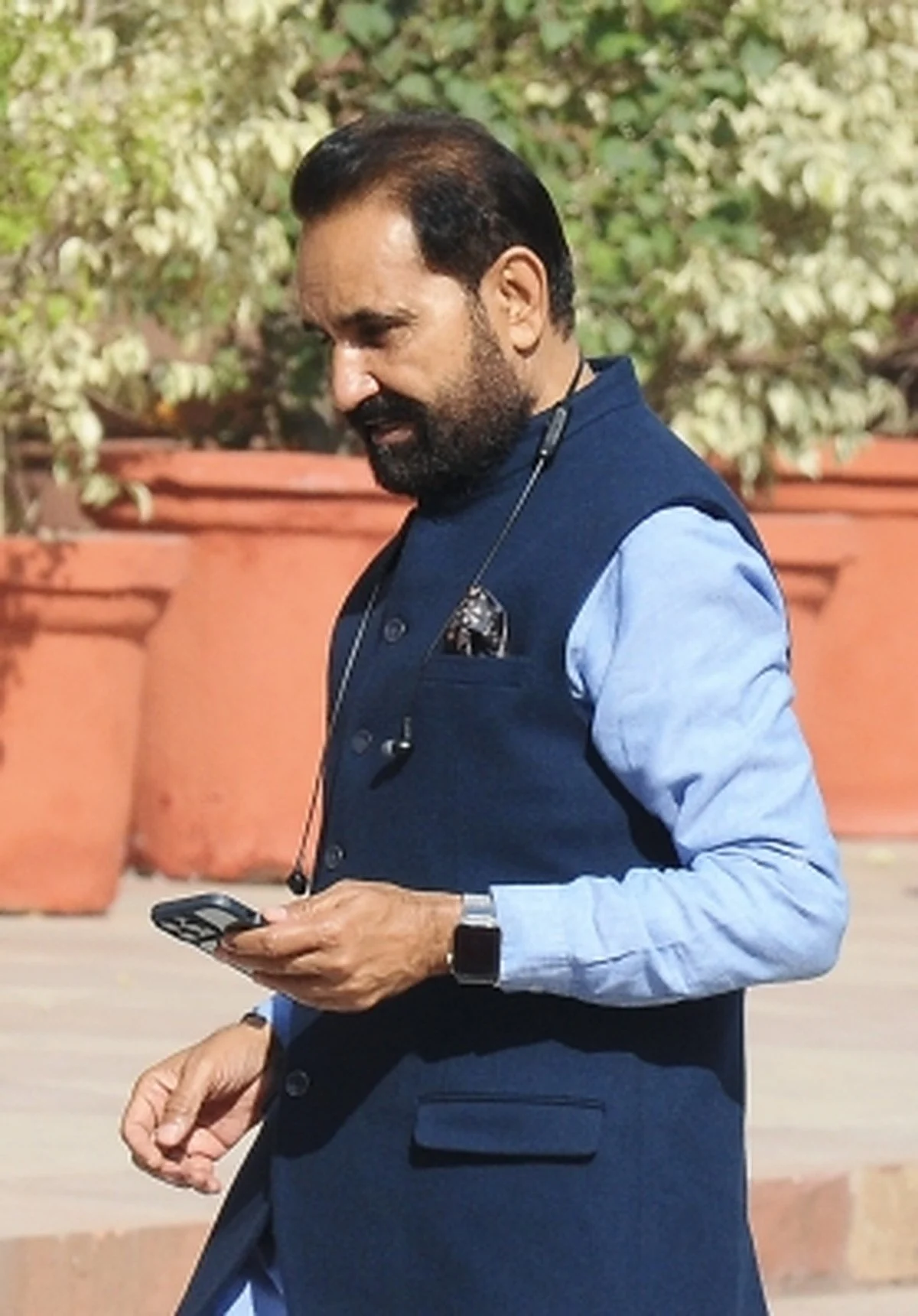 RS: Cong MP Gohil gives notice on conman arrested in Kashmir