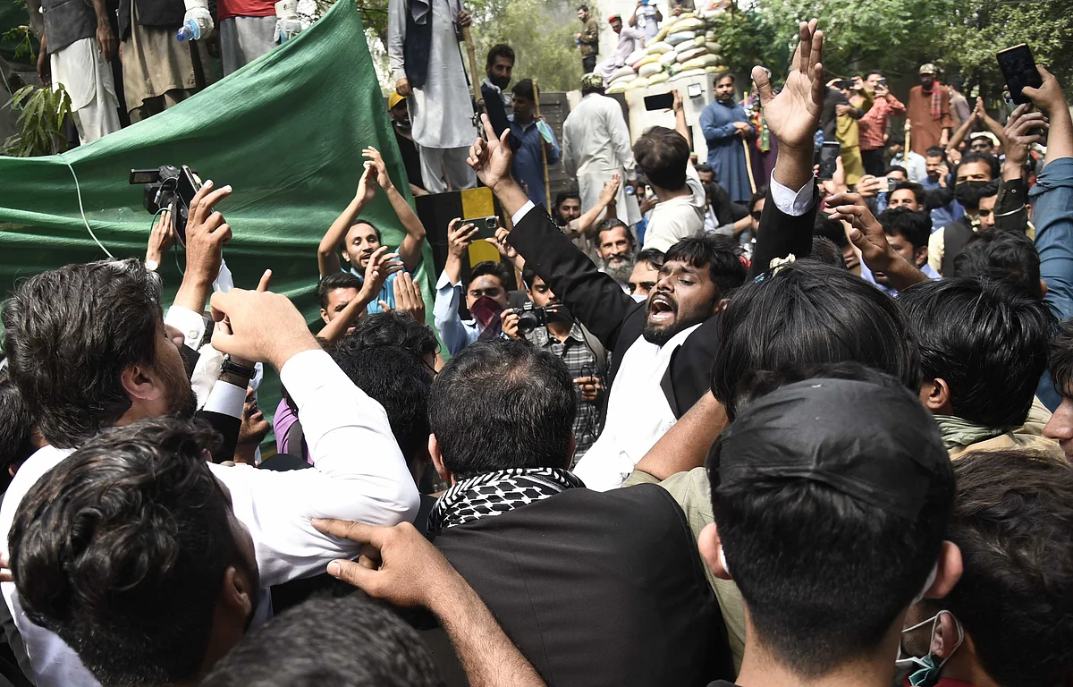 Journalist behind the ‘gift scam’ rocking Pakistan