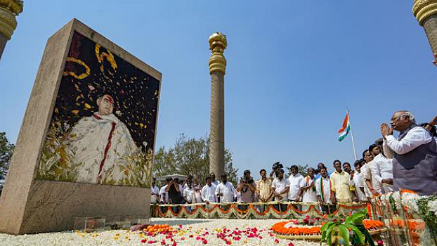 Congress President Mallikarjun Kharge pays tribute at former prime minister Rajiv Gandhi's memorial during his visit to Tamil Nadu, in Sriperumbudur, Thursday, March 2, 2023.
