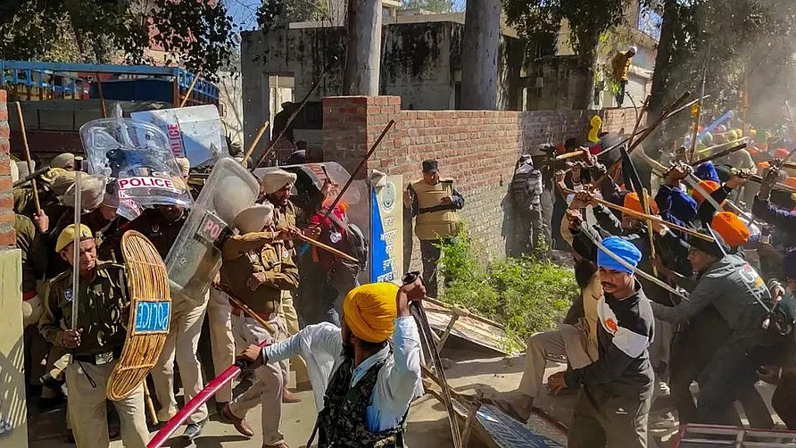 Amritpal case: Curbs on mobile Internet services only in Punjab's Tarn Taran, Ferozepur