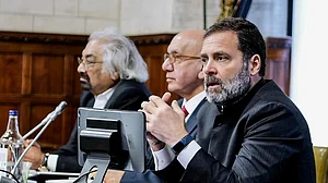 In London, Rahul Gandhi calls RSS 'fascist'