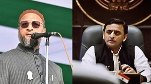 Varanasi court issues notices to Akhilesh, Owaisi on Gyanvapi remark