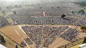 Lakhs of people attended the event on the afternoon of Sunday, April 16