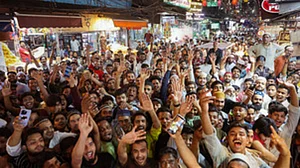 Rahul interacts with students preparing for UPSC, SSC exams in Mukherjee Nagar